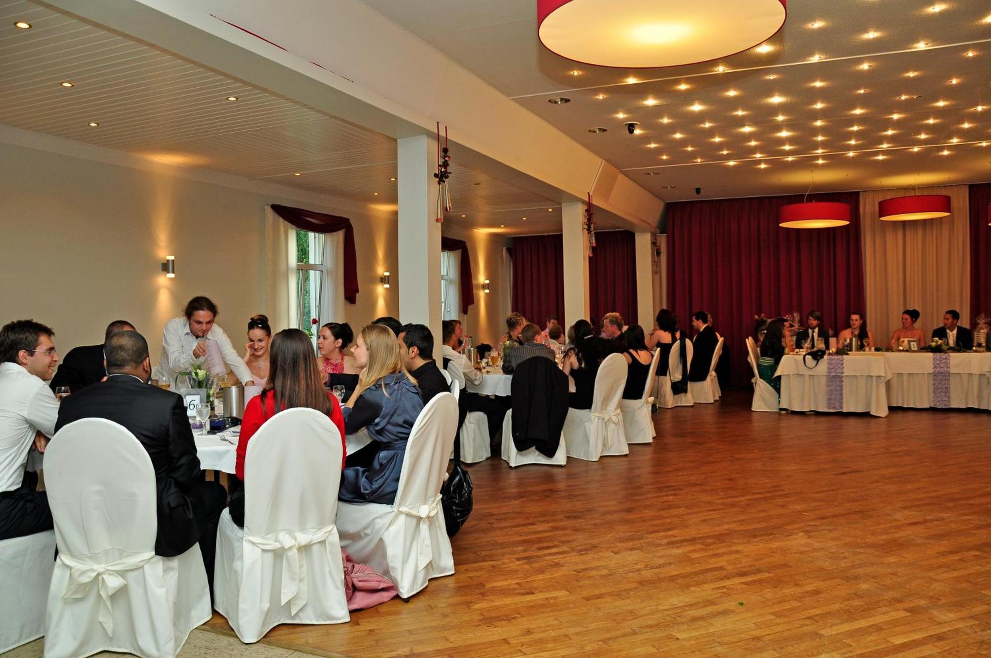 Hotel & Restaurant Zum Deutschen Hause Kirchhatten Εξωτερικό φωτογραφία